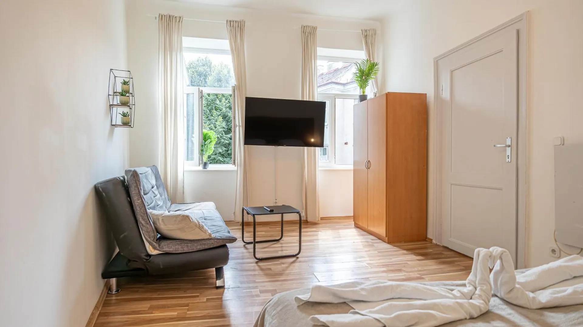 Inviting Economy 1Br Apt. With The Best Location Vienna Apartment