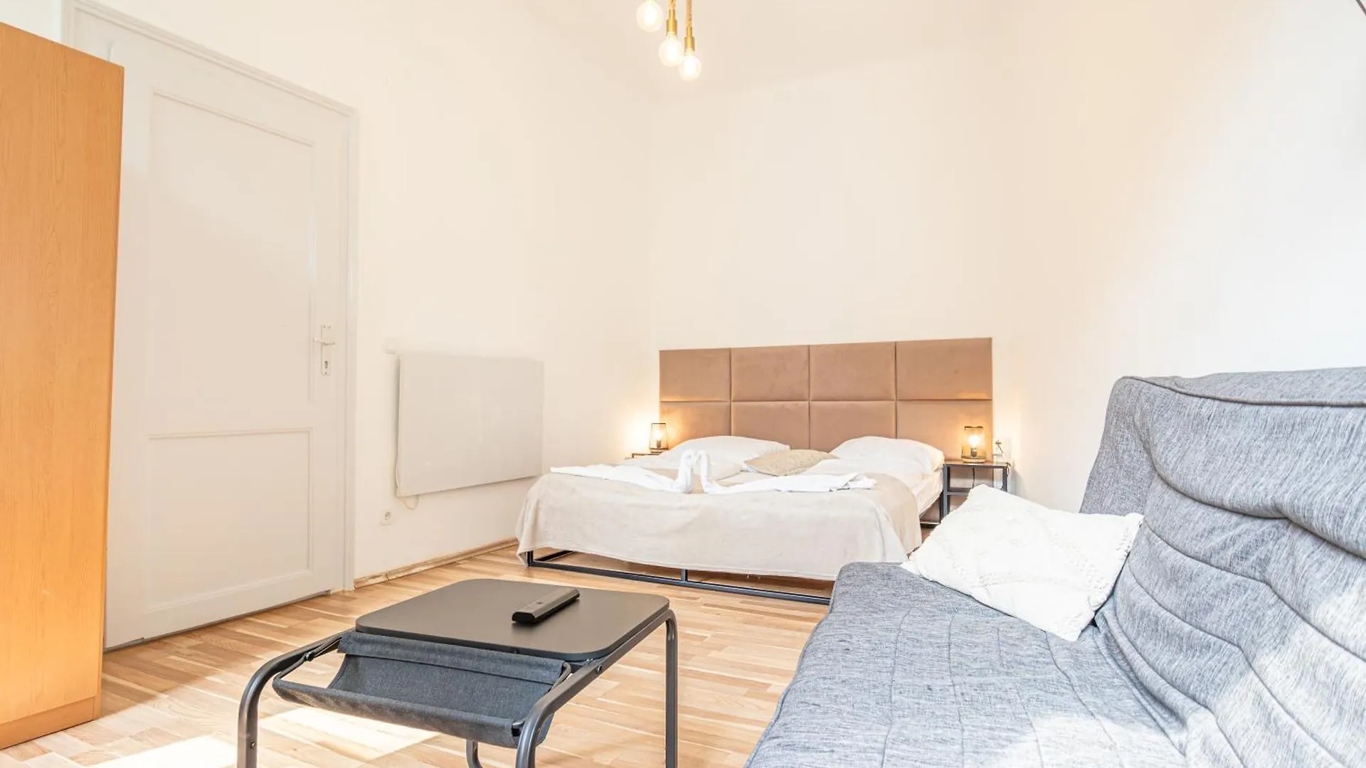 Inviting Economy 1Br Apt. With The Best Location Vienna Apartment